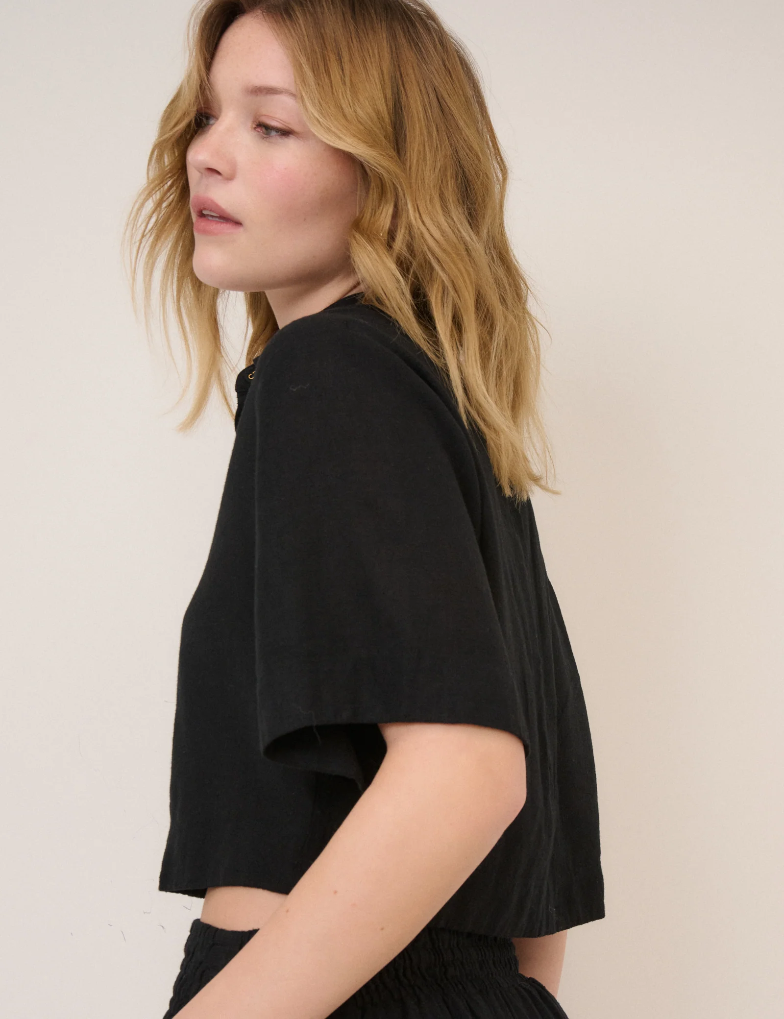 Black Linen-Blend Cropped Shirt - Image 4