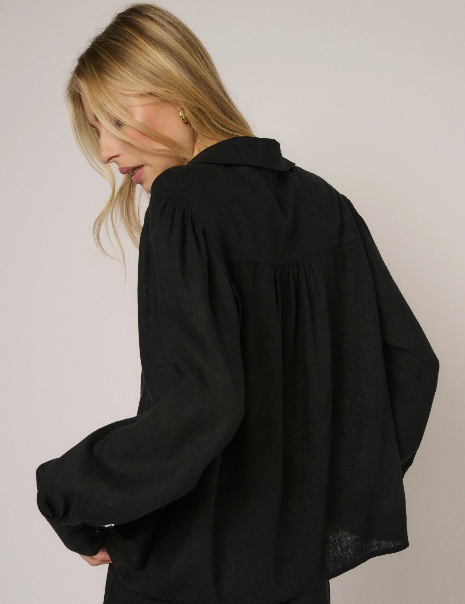 Black Linen-Blend Blouse - Image 3