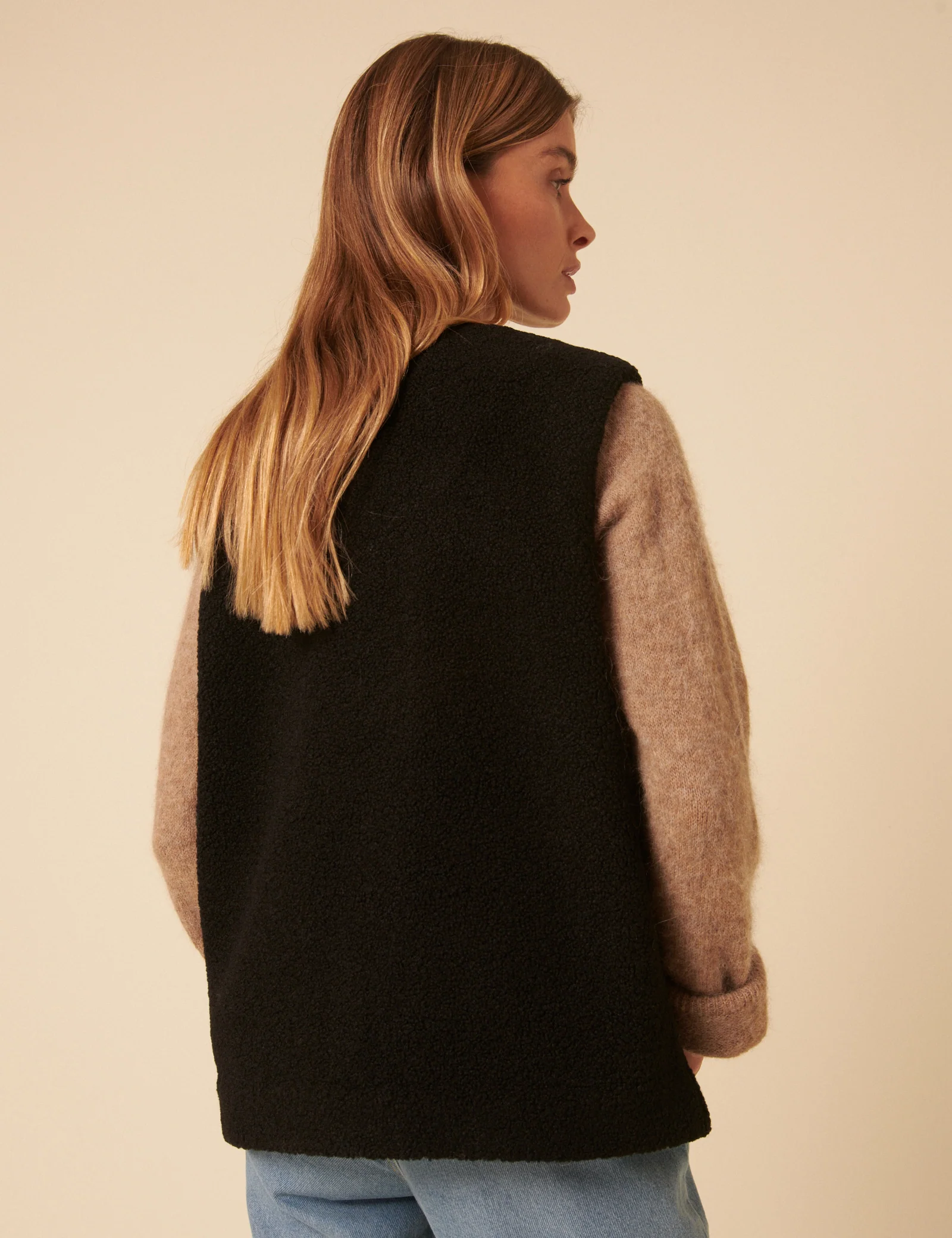 Black Borg Gilet - Image 5
