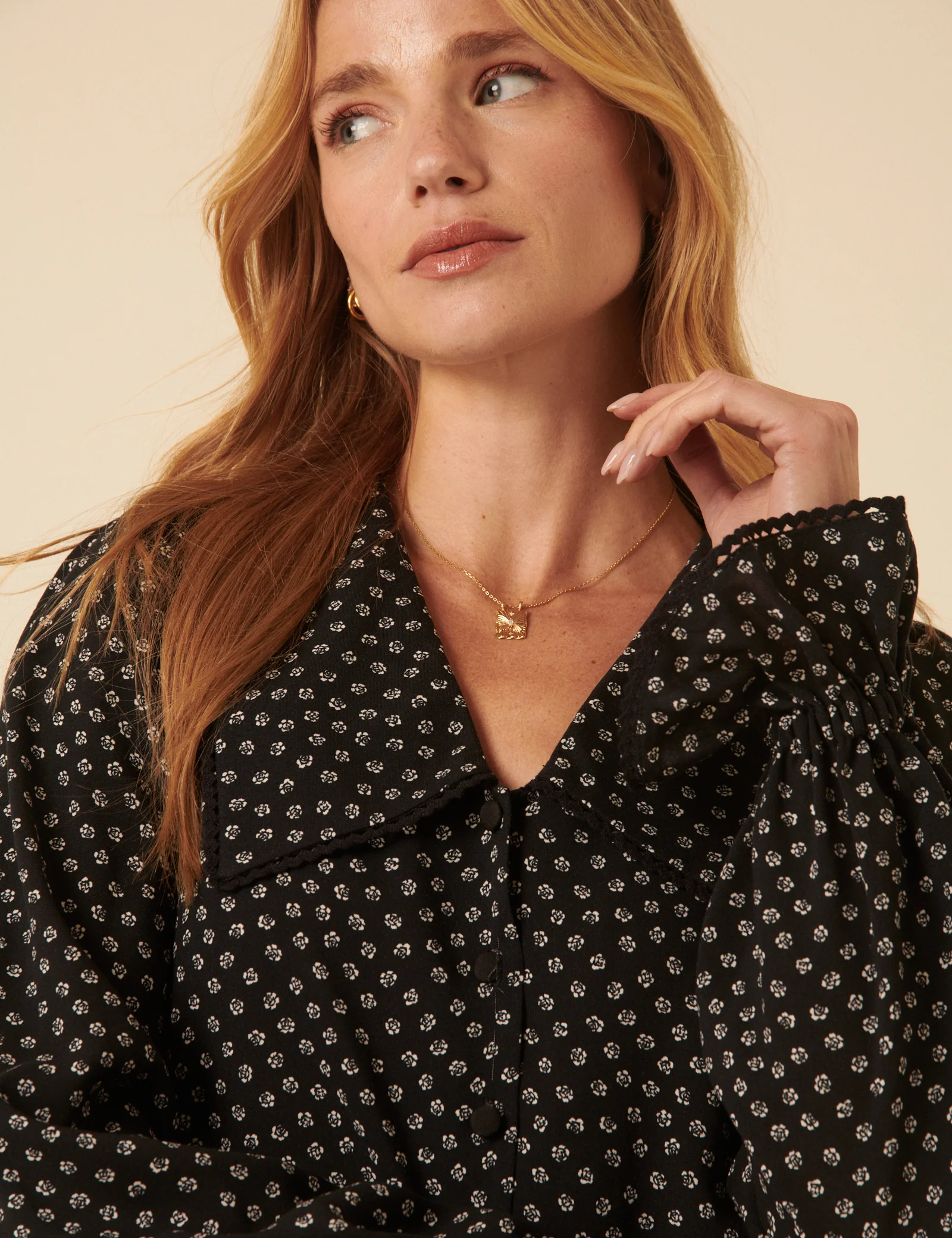 Black Floral Printed Collared Long Sleeve Blouse - Image 2
