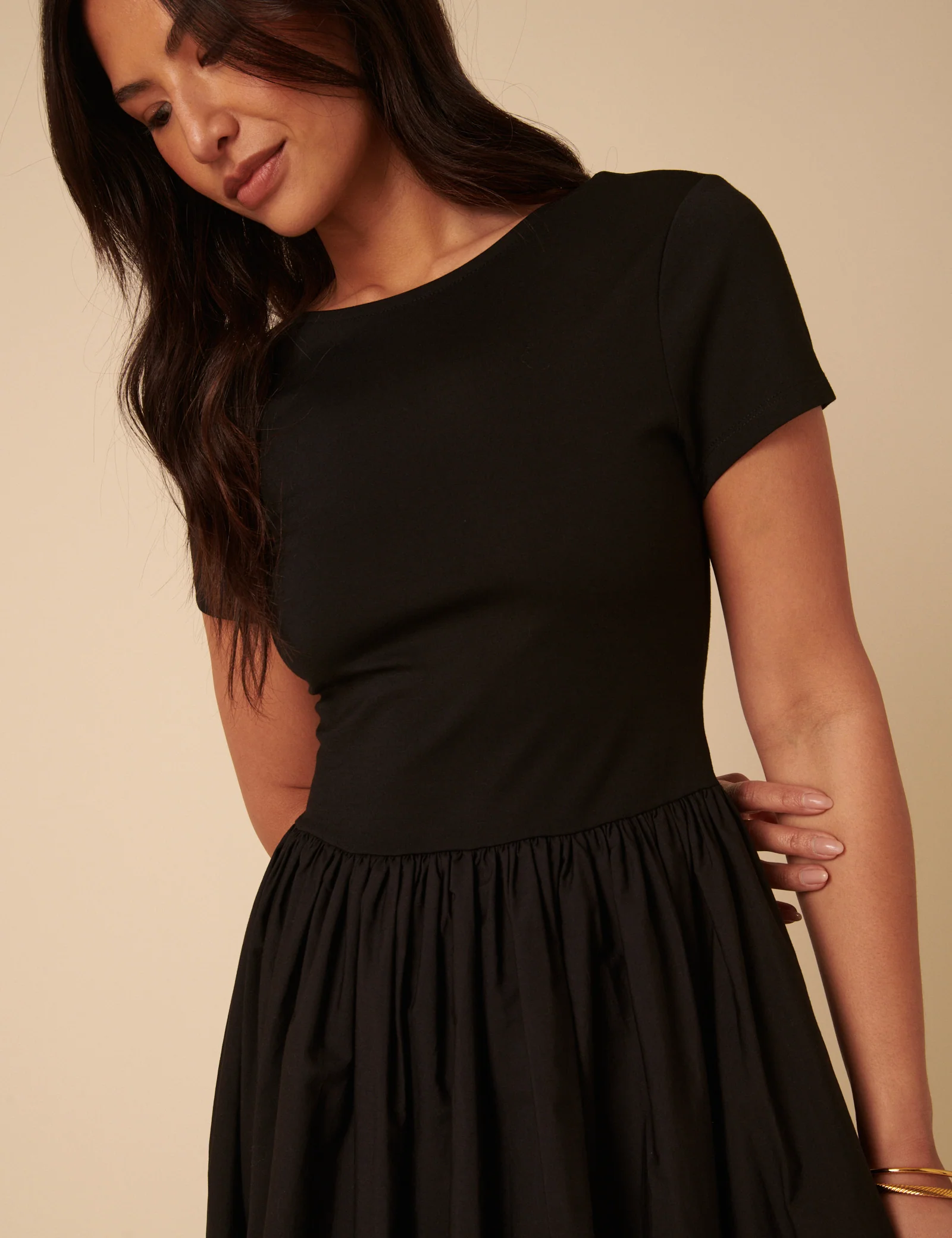 Black Short Sleeve A-line Sarah Midi Dress - Image 4