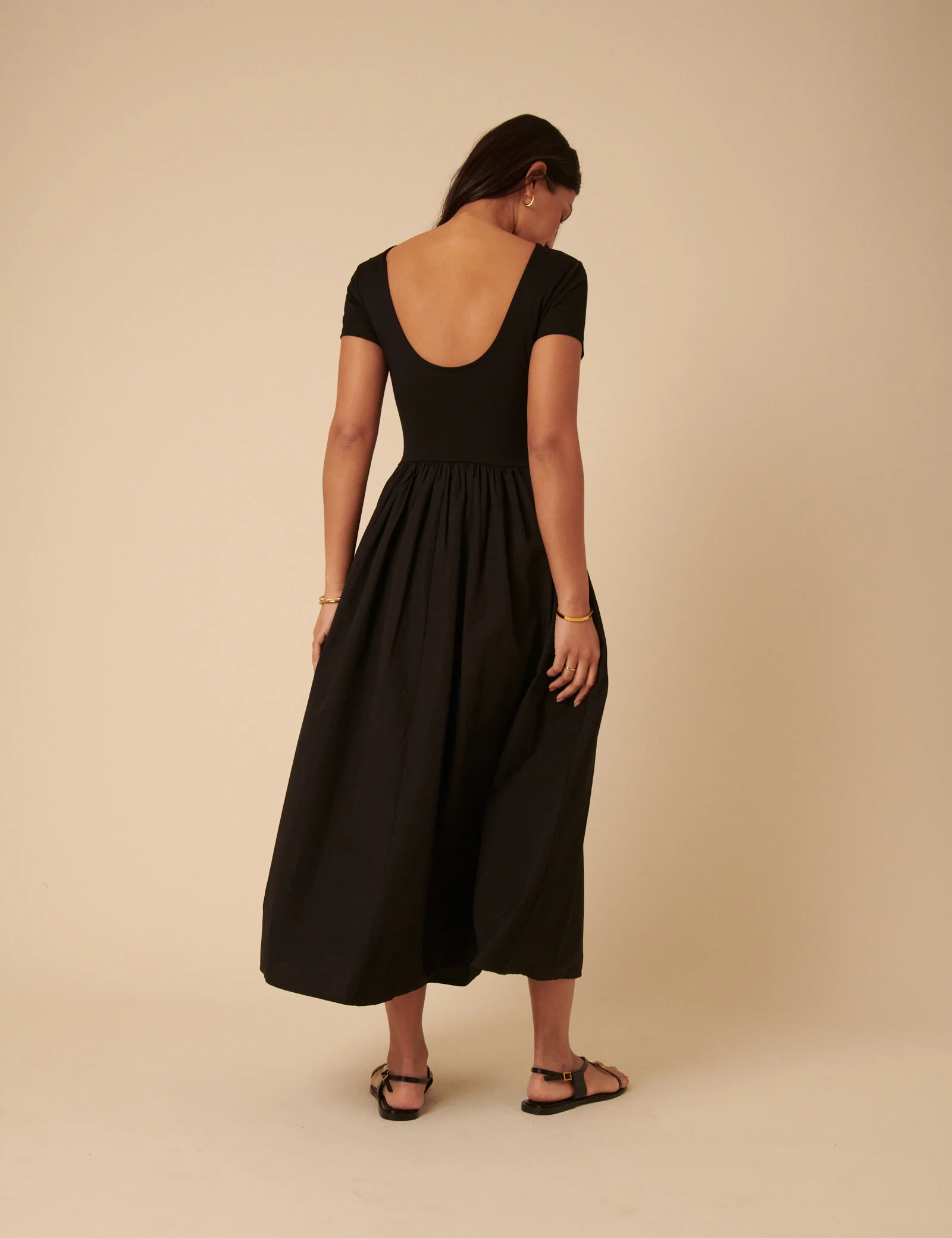 Black Short Sleeve A-line Sarah Midi Dress - Image 5