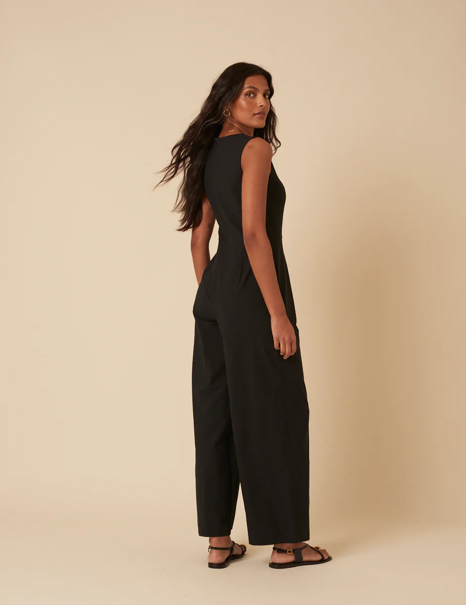 Black Tailored Scoop Neck Jumpsuit - Image 5