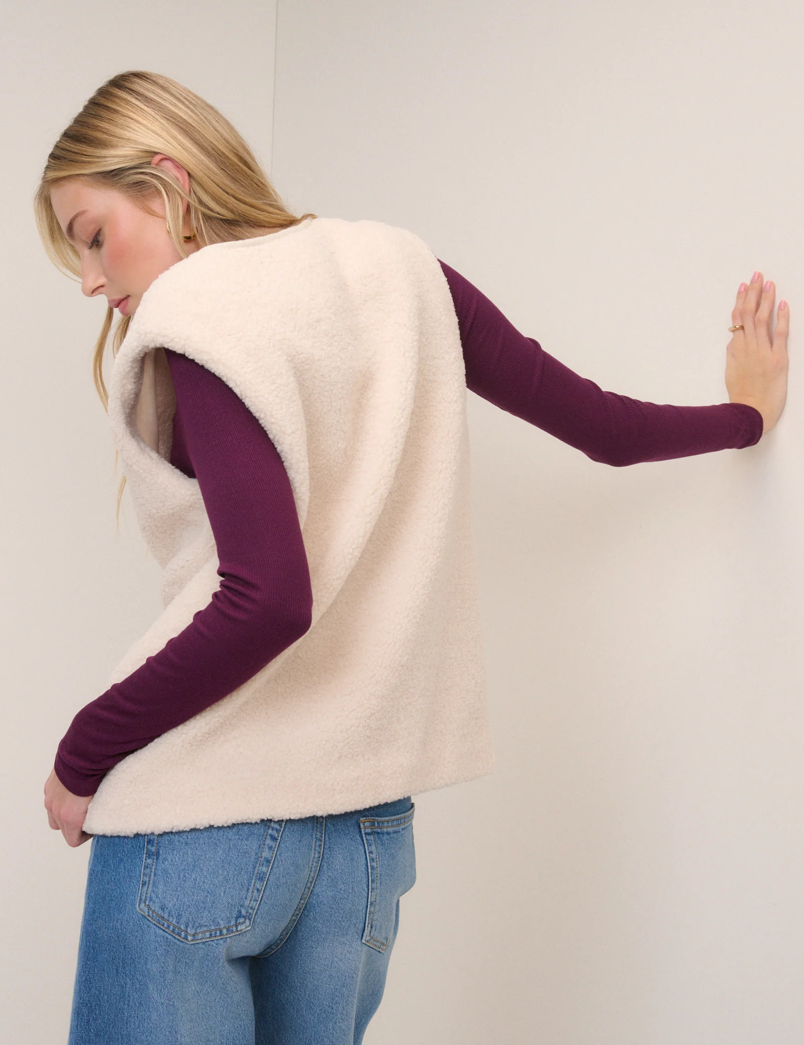 White Borg Gilet - Image 5