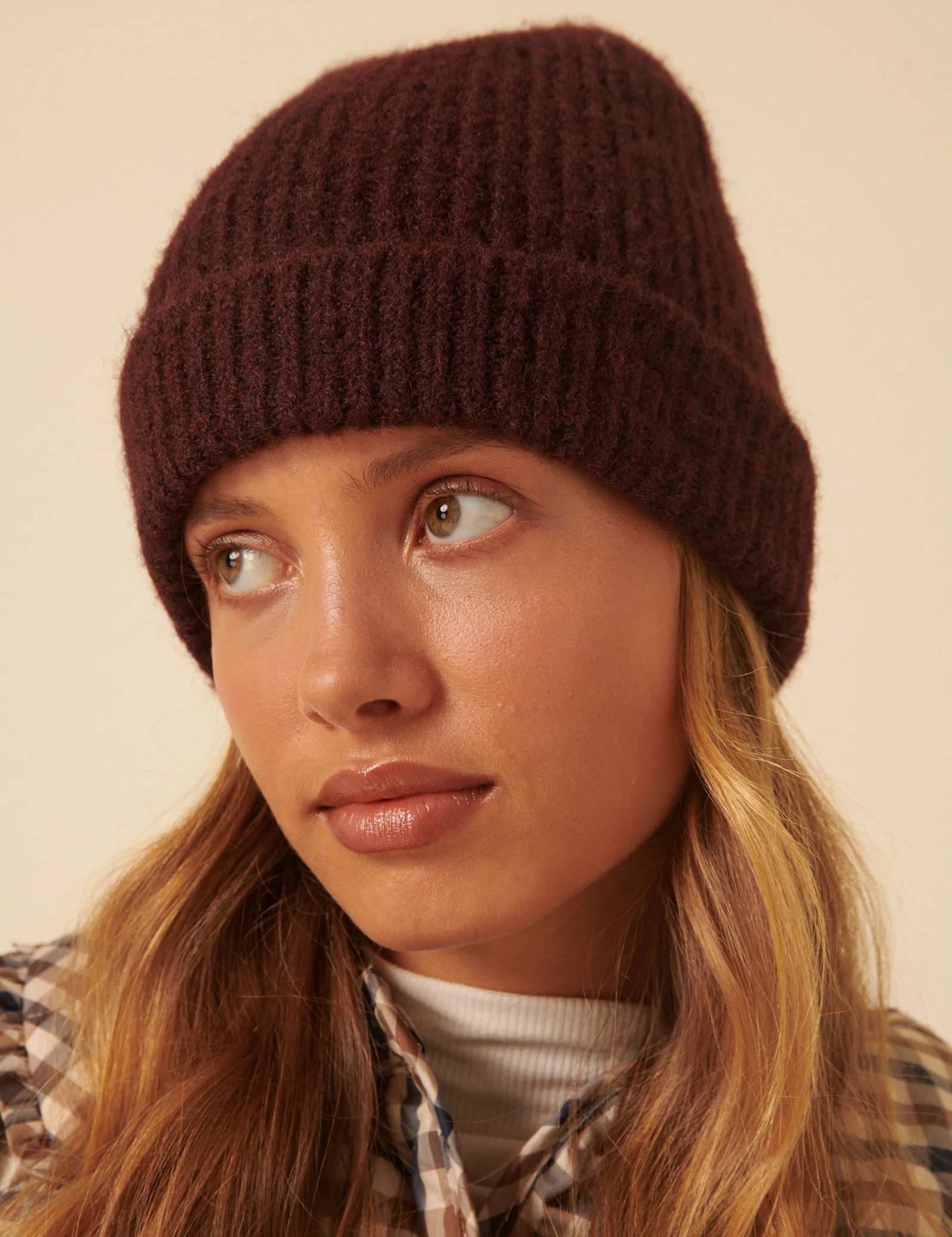 Brown Ribbed Beanie Hat - Image 3