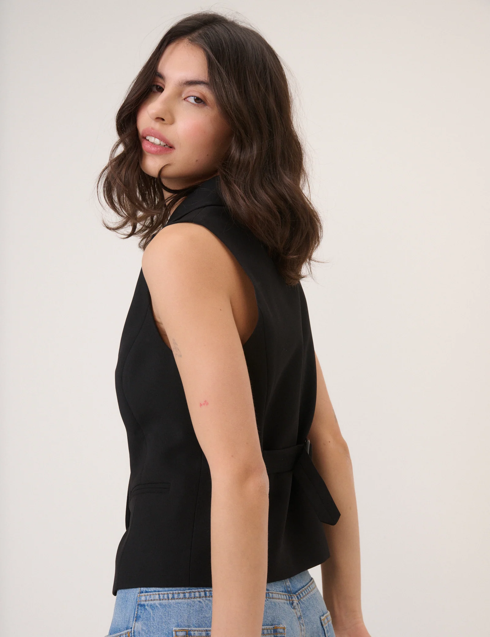 Black Collar Waistcoat - Image 5