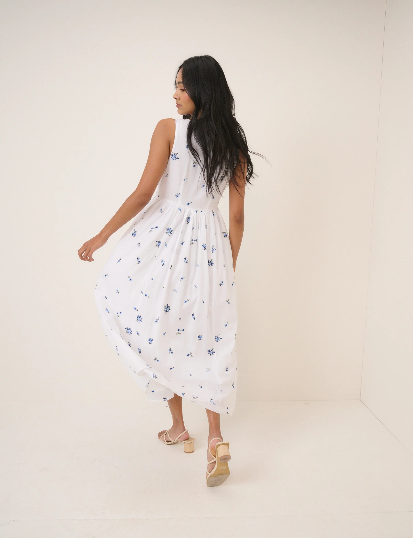 White Floral Cora Midi Dress - Image 5