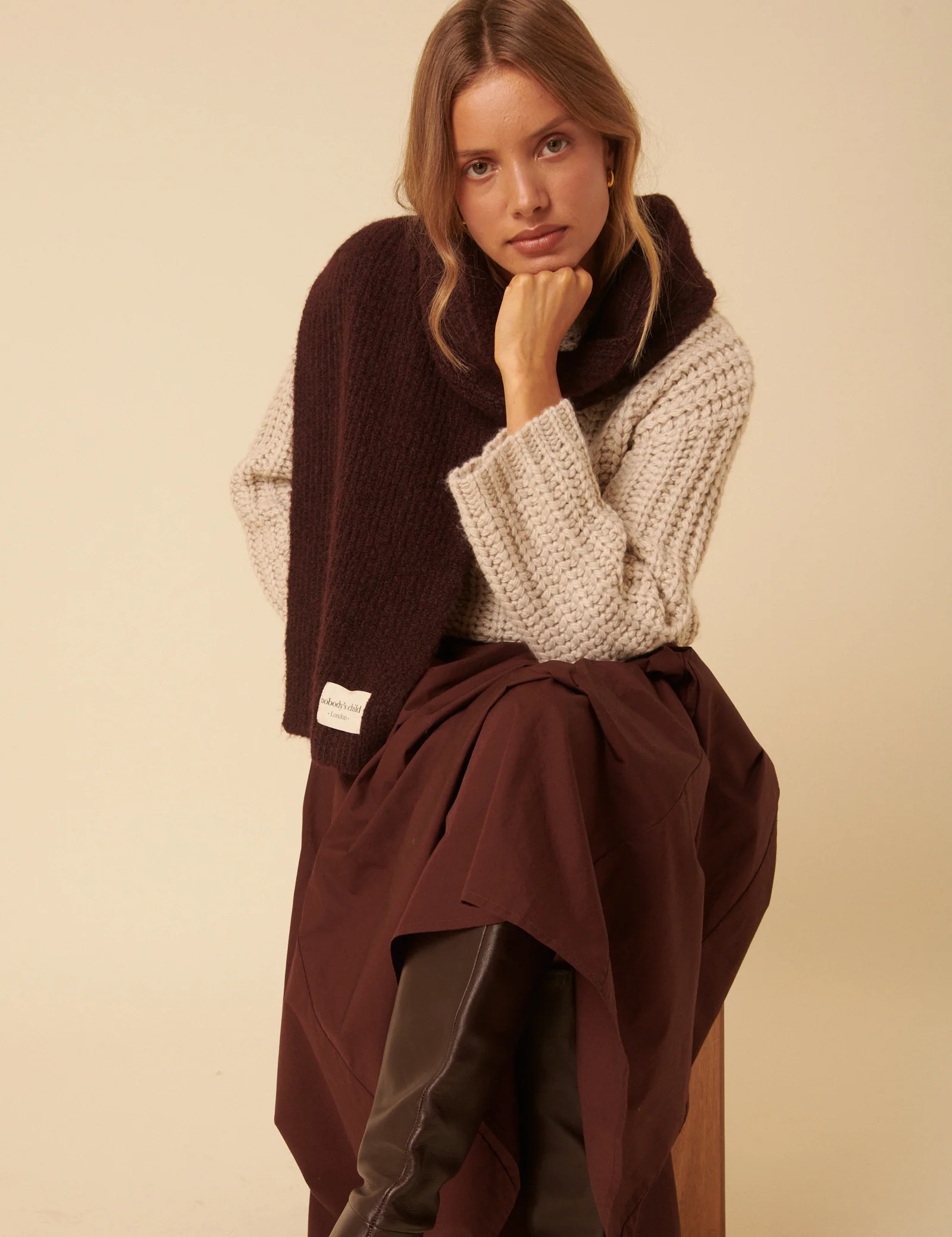 Burgundy Ribbed Scarf - Image 4