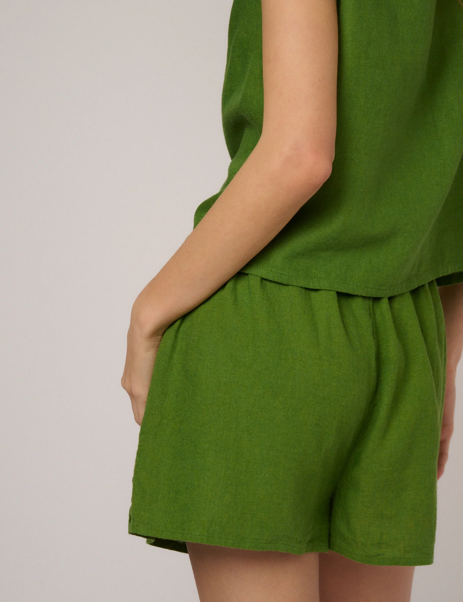 Green Linen-Blend Drawstring Shorts - Image 4