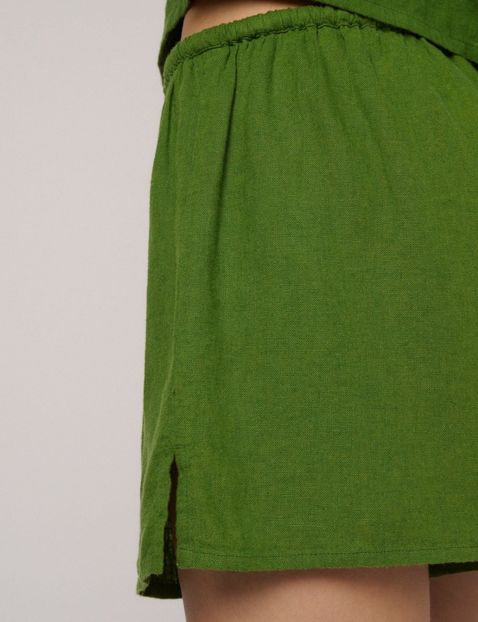 Green Linen-Blend Drawstring Shorts - Image 5