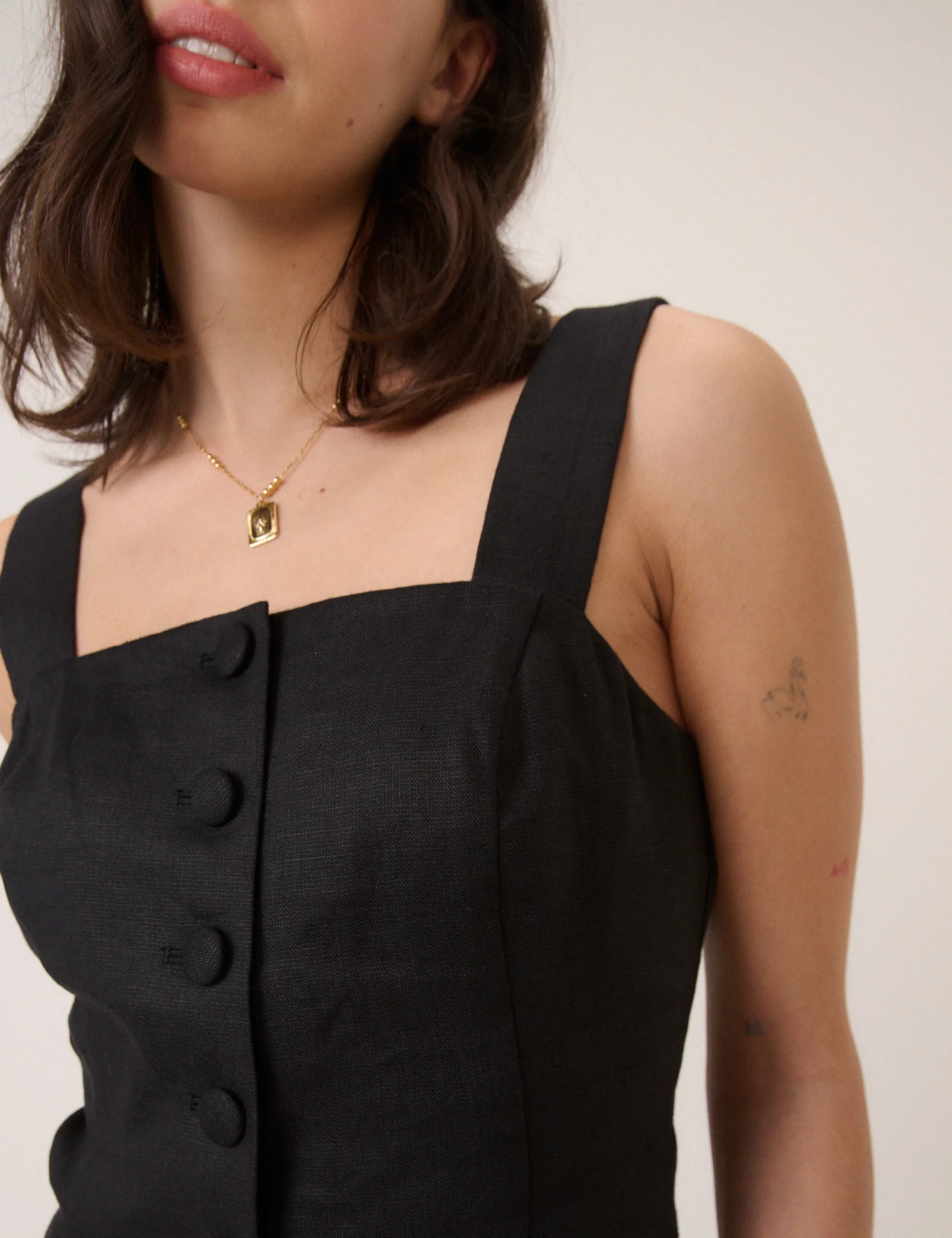 Black Strappy Linen-Blend Waistcoat - Image 2