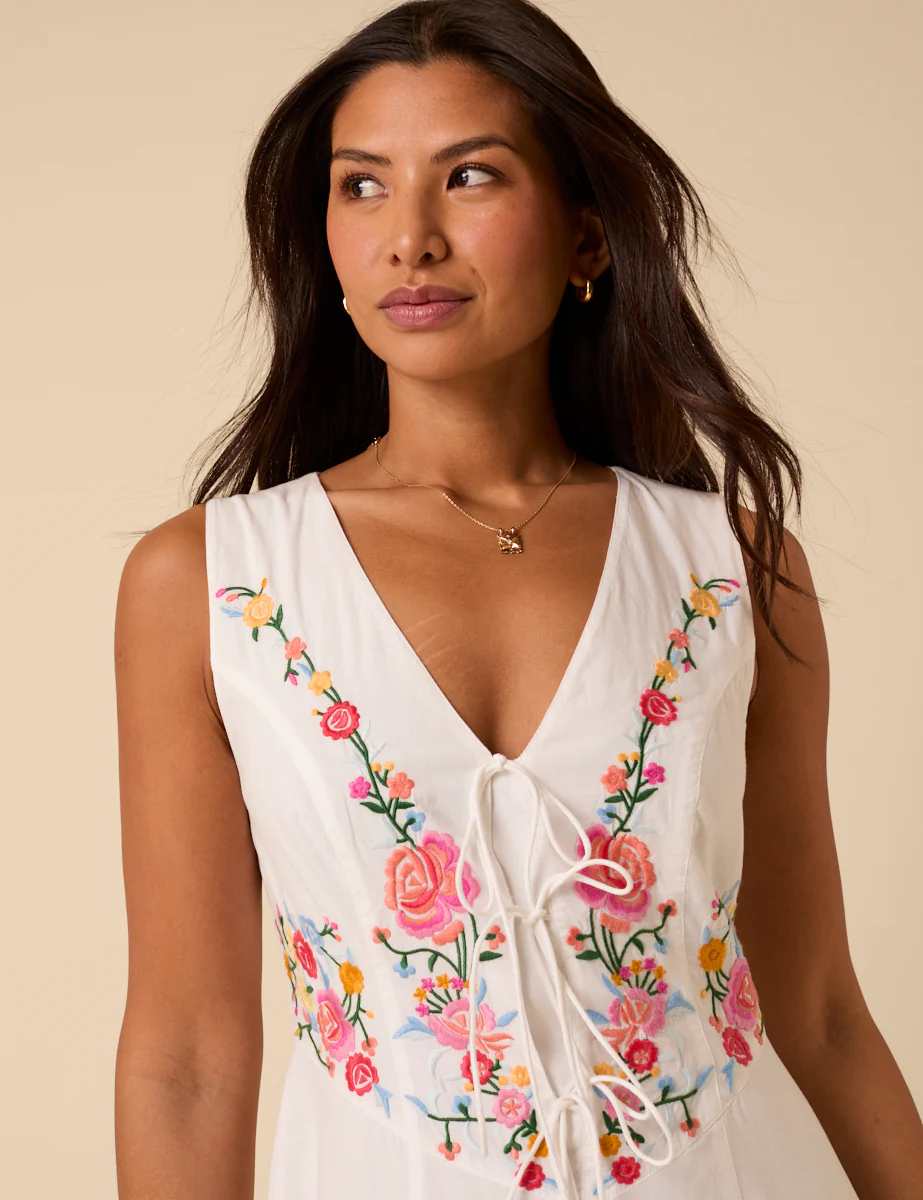 White Floral Embroidered Terra Midi Dress - Image 3